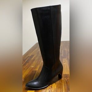 NWT Ecco Black Leather Heeled gorgeous Boots genuine leather .